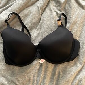 NWT Pink by VS Tshirt bra size 34D